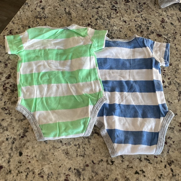 Set of onesies - Picture 4 of 6